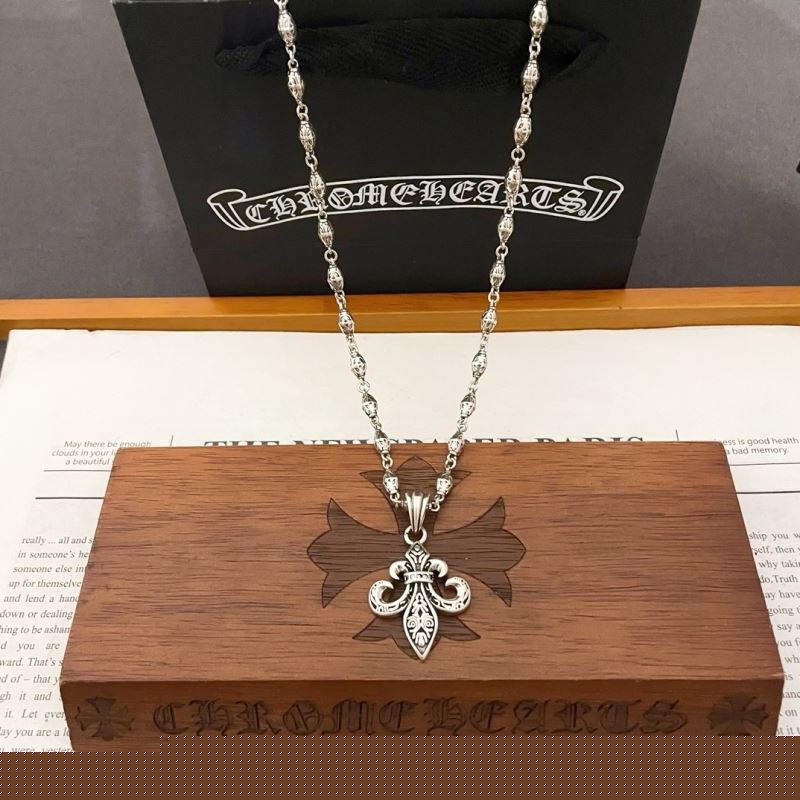 Ch**me He**ts necklaces